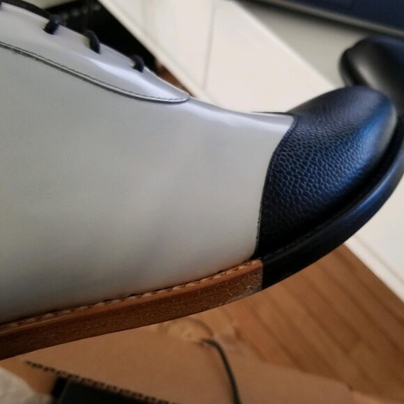 Office of Angela Scott size 41 new in box Black and White Never worn - Picture 3 of 8